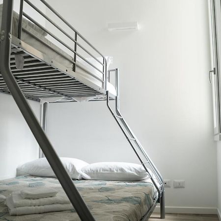 Piazza XX Settembre - Feel The Centre Apartment Lecco Luaran gambar