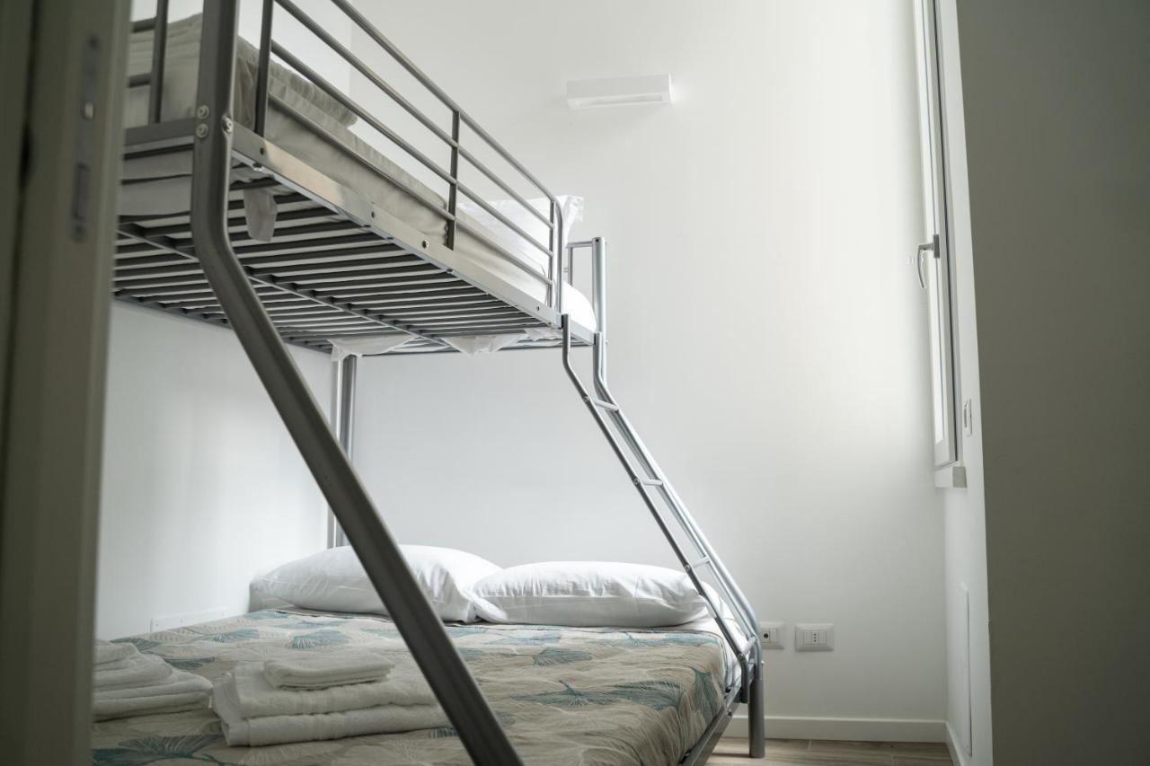 Piazza XX Settembre - Feel The Centre Apartment Lecco Luaran gambar