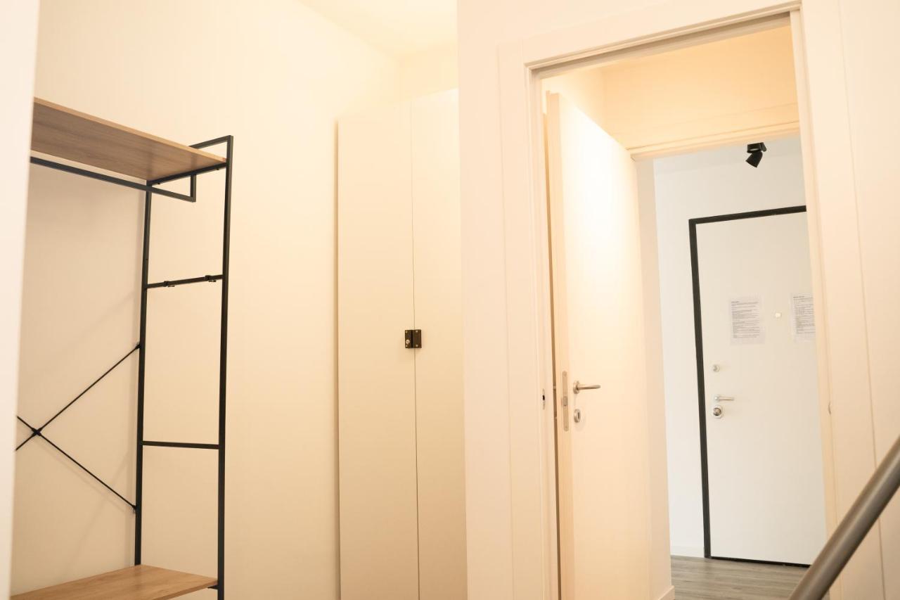Piazza XX Settembre - Feel The Centre Apartment Lecco Luaran gambar