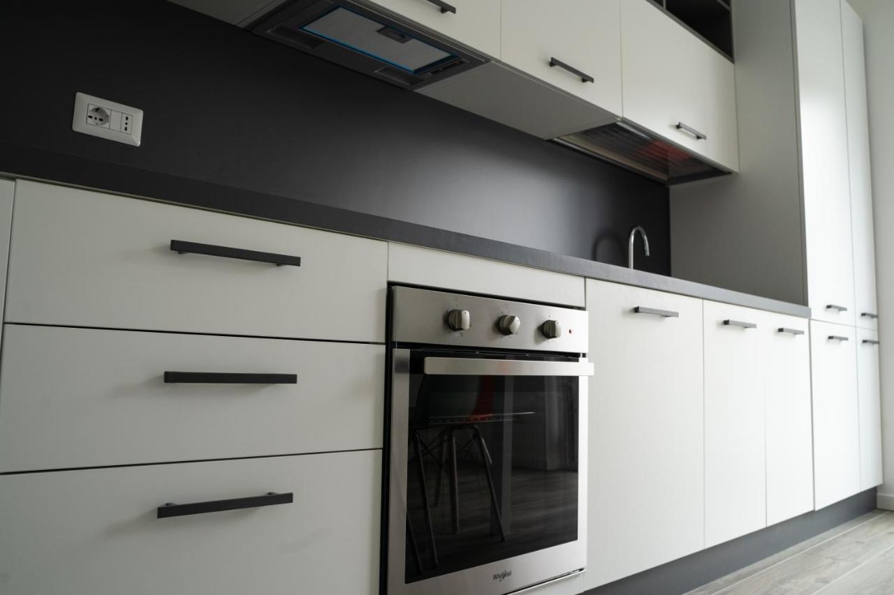 Piazza XX Settembre - Feel The Centre Apartment Lecco Luaran gambar