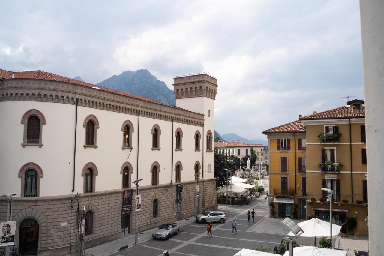 Piazza XX Settembre - Feel The Centre Apartment Lecco Luaran gambar